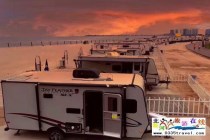 東戴河親海房車?yán)寺谩獤|戴河銀泰房車露營酒店