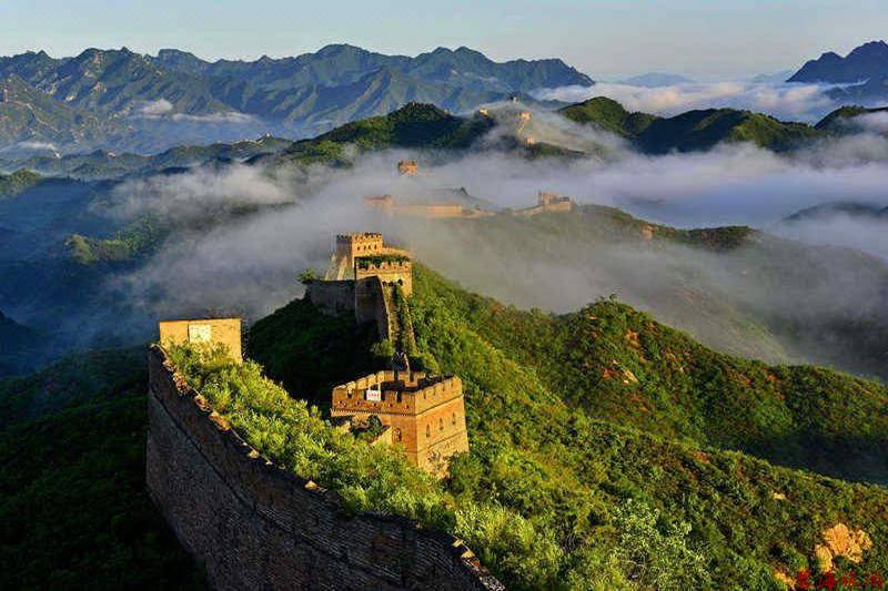 承德金山嶺長(zhǎng)城大酒店咨詢預(yù)定電話18633570222 15703350808