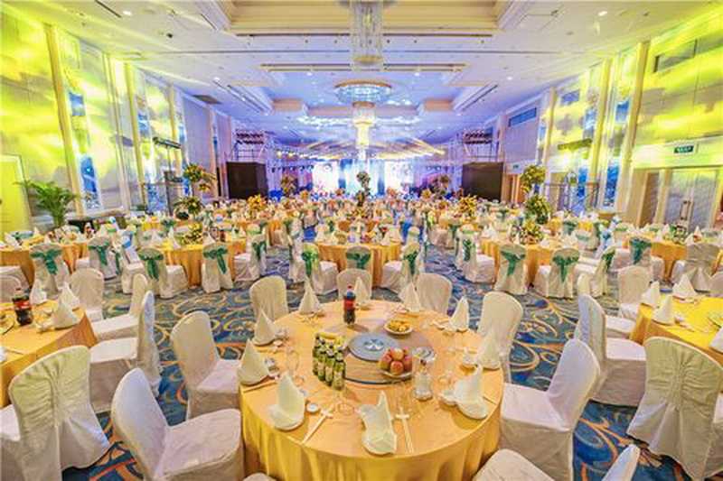 秦皇島禧宴婚禮酒店預(yù)定專線18633570222  15703350808